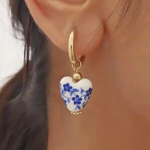 New! 🎁 Chaines style Gold and Blue Floral Heart shaped hoop Earrings